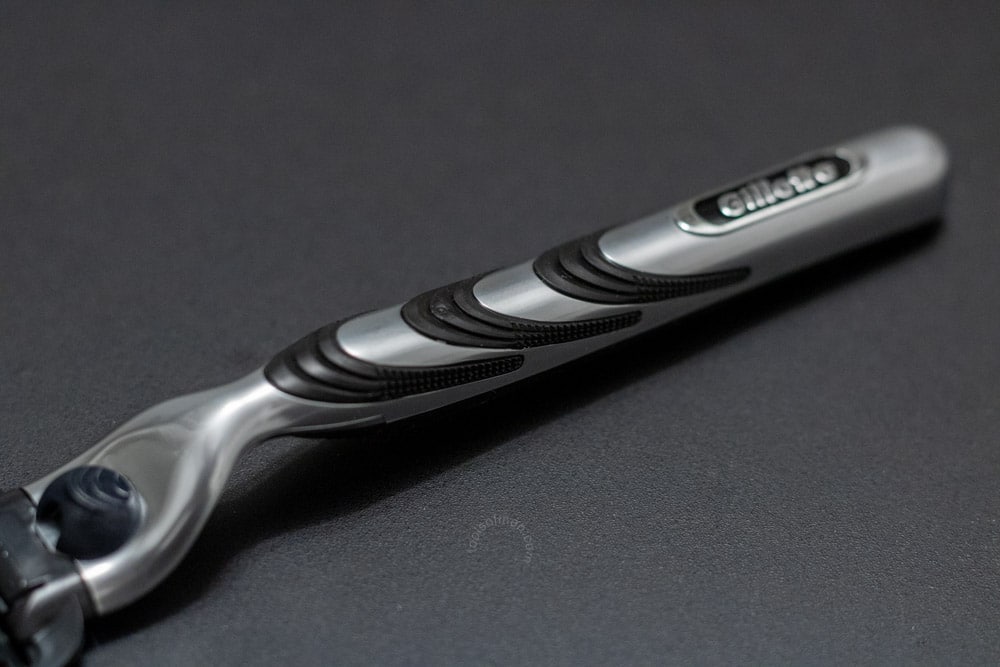 top view of the gillette mach3 razor handle