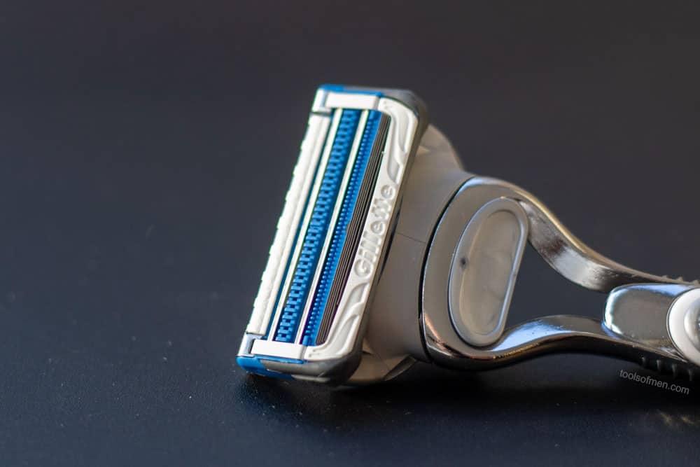 closeup of gillette skinguard cartridge razor blade