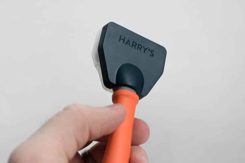 close up of travel case on harrys razor head