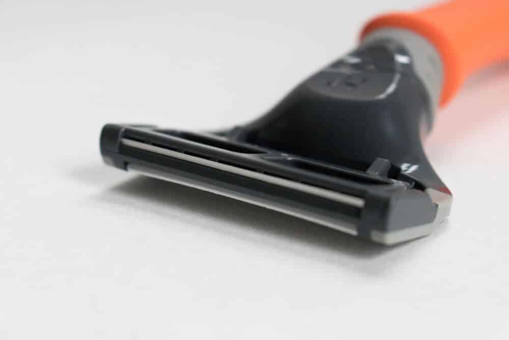 macro shot of precision trimmer on harrys razor