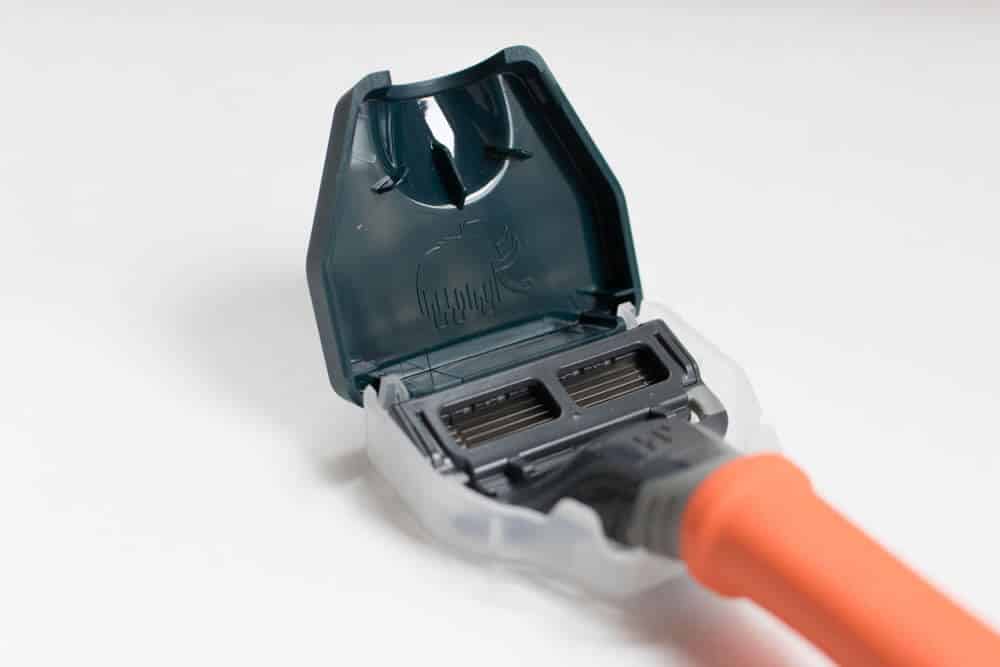 travel case opened up on harrys razor