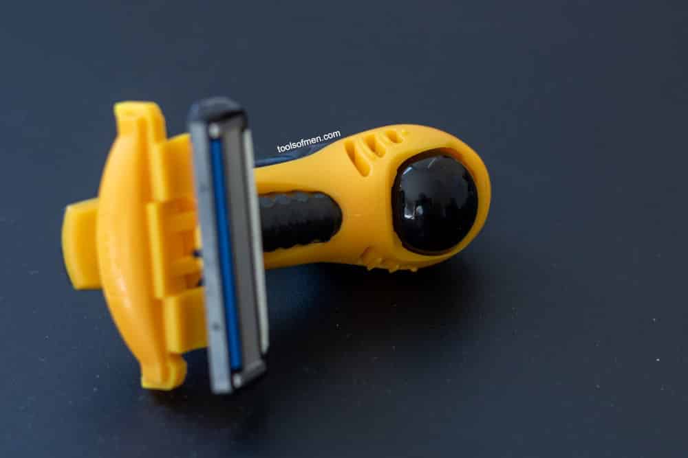 closeup of roller ball on headblade moto