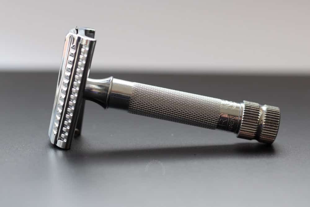 merkur 37c sitting on a black mat