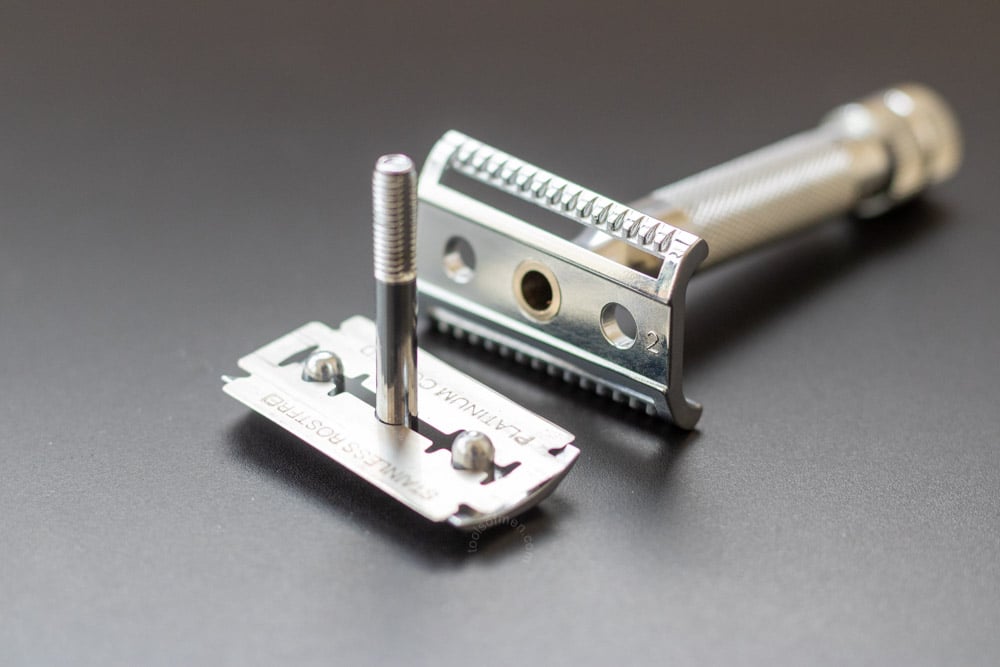 razor cap on 37c loaded with single blade