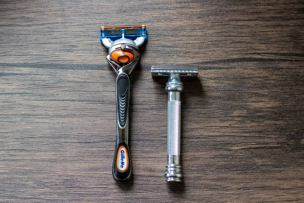 gillette fusion next to the merkur 38c