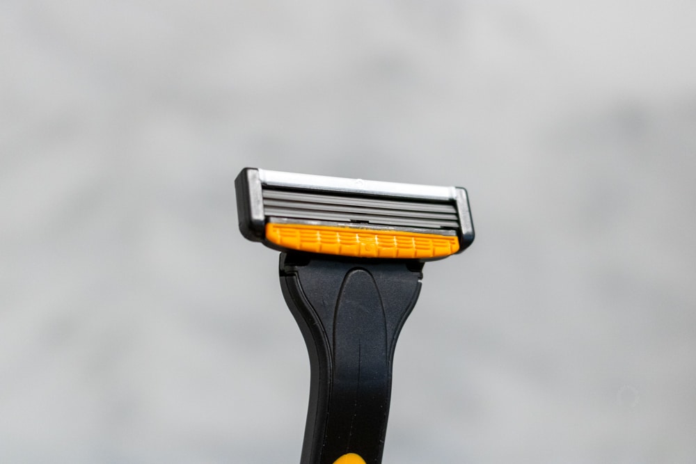 closeup of microtouch tough blade cartridge blades