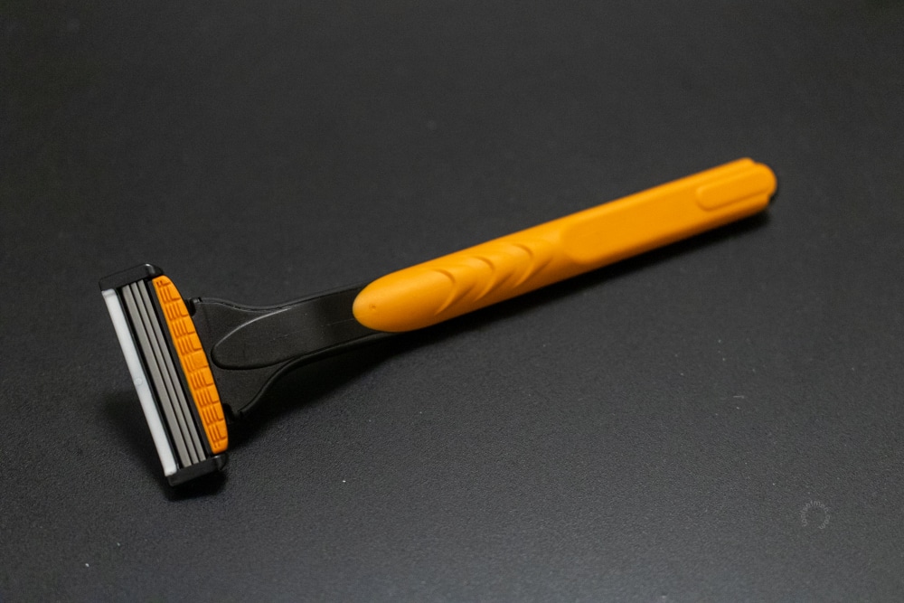 view of the underside of the microtouch tough blade handle