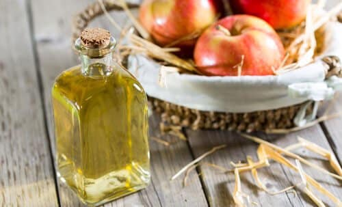 apple cider vinegar - removing skin tags