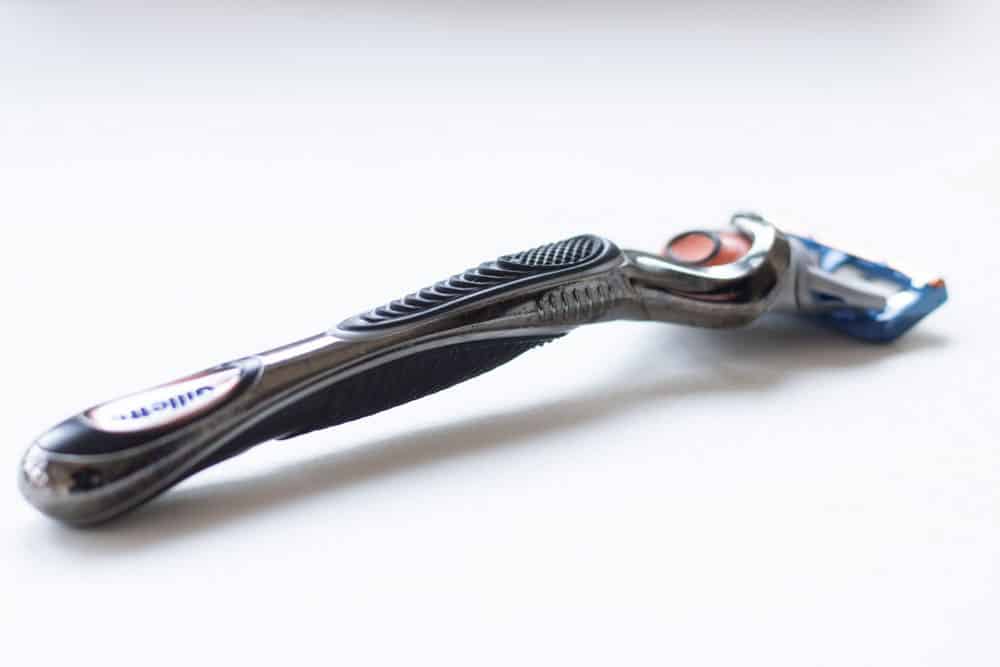 rubber grip on cartridge razors