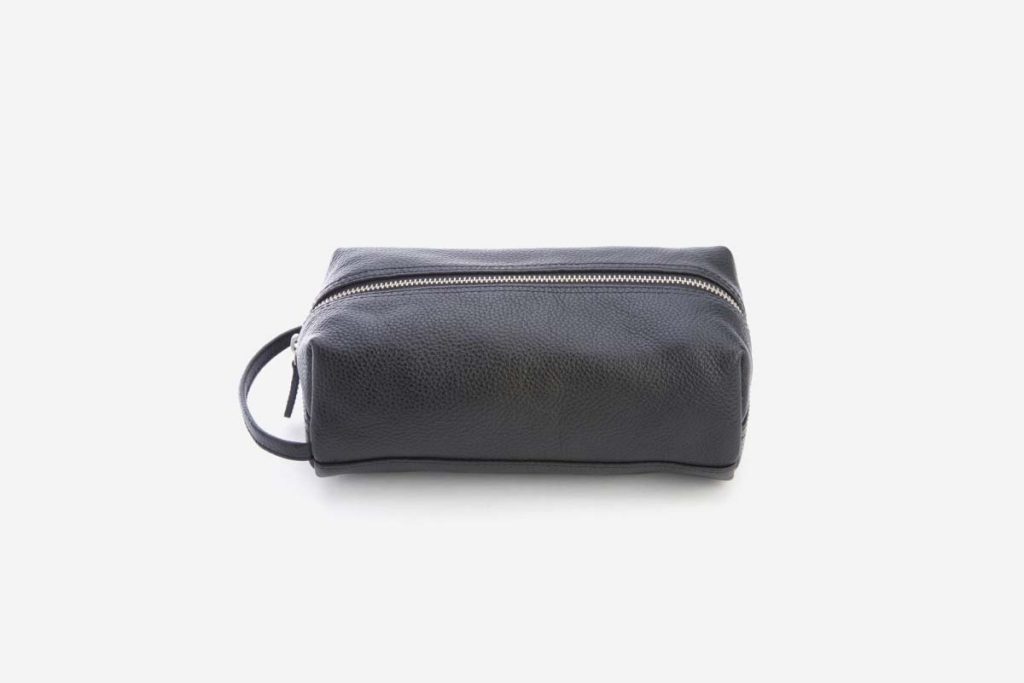 ROYCE New York Leather Compact Toiletry Bag