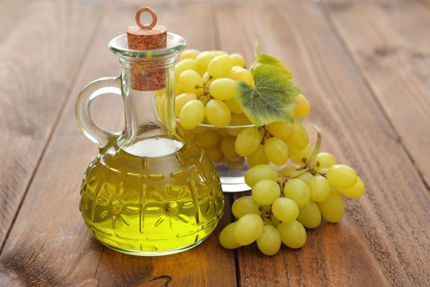 Grapeseed Oil for Beard: Benefits & Side Effects