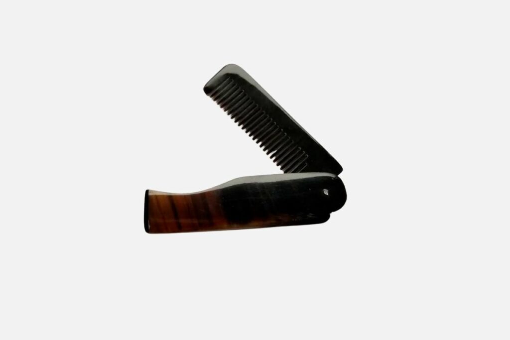 This image has an empty alt attribute; its file name is Folding-Horn-Comb-Men-1024x683.jpg