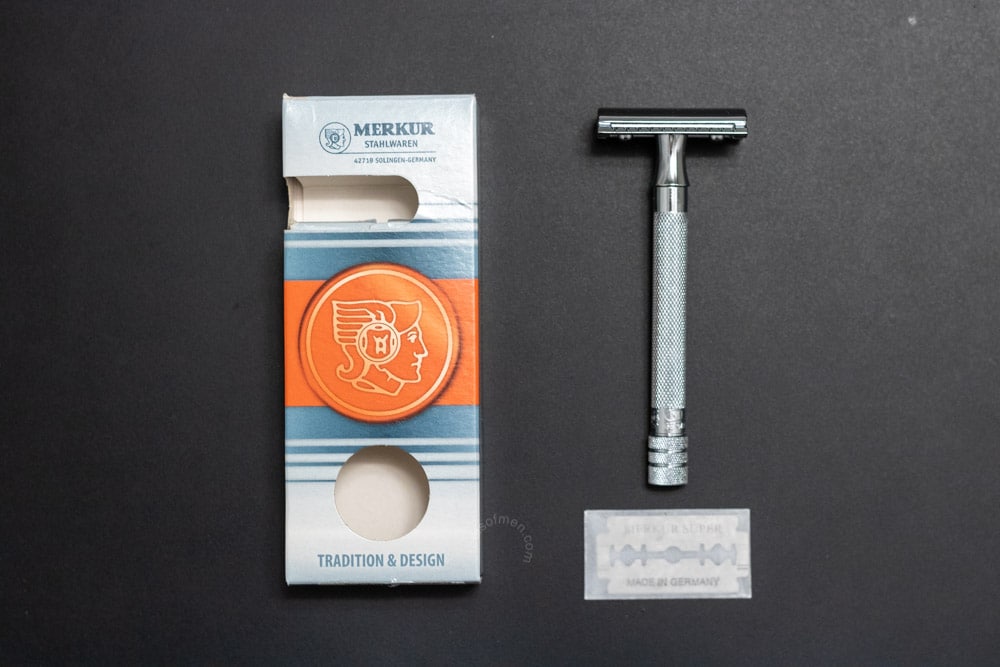 all packaging items that came with the merkur 23c