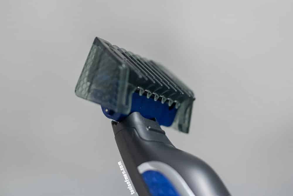 closeup of comb on microtouch solo